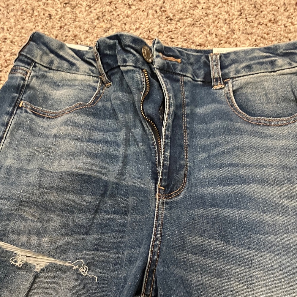 American Eagle distressed, curvy, high-rise, jagging, Ankle Jeans 12 short 31w - Picture 4 of 6